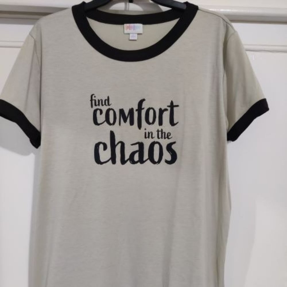 EUC Lularoe LIV T-shirt (Size L)